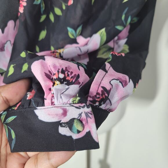 Yumi Kim Norma Jean Crop Top Tie Front Puffy Sleeves Floral Garland Black Small - Picture 4 of 7